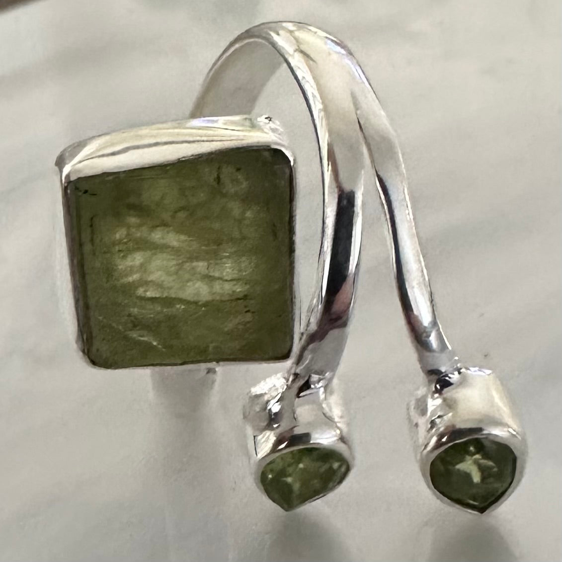925 Solid Sterling Silver 3-gemstone rough/raw green MOLDAVITE QUARTZ and faceted/cut PERIDOT leaves semi-adjustable wrap around ring sizes 7 8 9 10