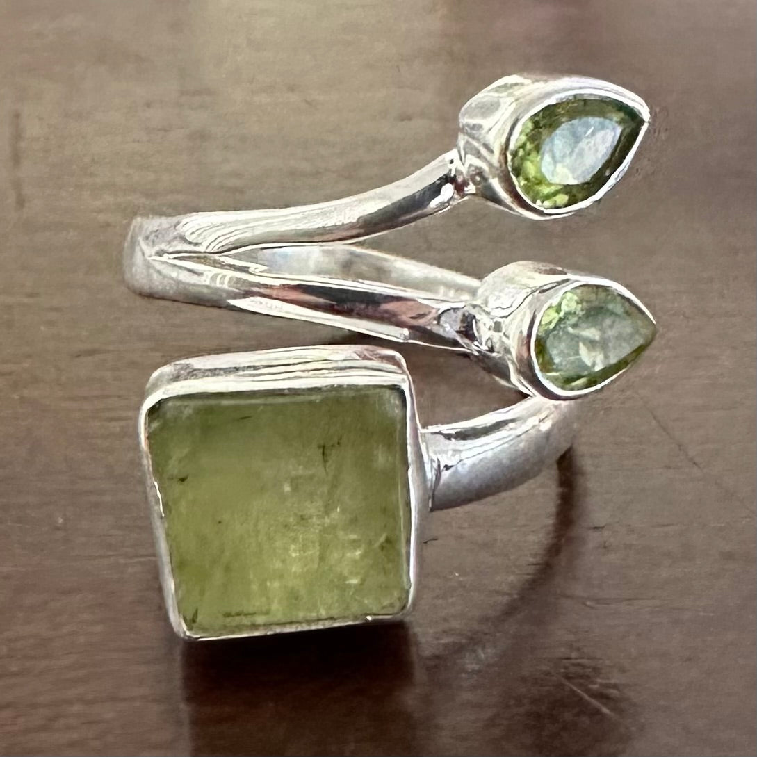 925 Solid Sterling Silver 3-gemstone rough/raw green MOLDAVITE QUARTZ and faceted/cut PERIDOT leaves semi-adjustable wrap around ring sizes 7 8 9 10