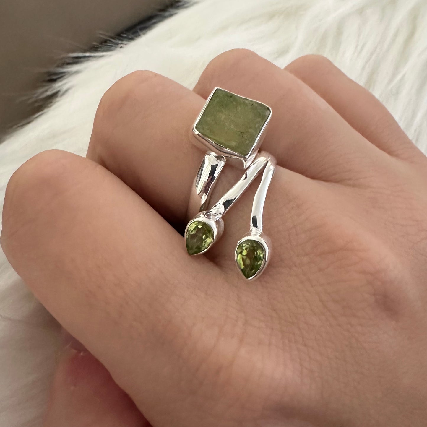 925 Solid Sterling Silver 3-gemstone rough/raw green MOLDAVITE QUARTZ and faceted/cut PERIDOT leaves semi-adjustable wrap around ring sizes 7 8 9 10