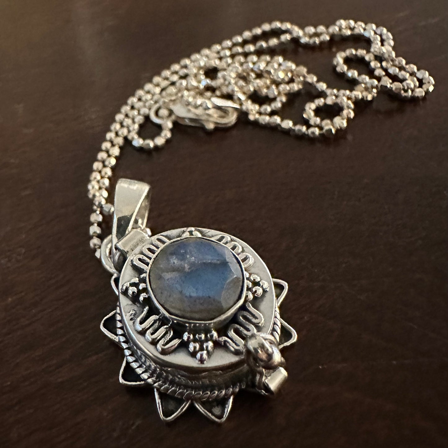 925 solid sterling silver faceted/cut BLUE FIRE LABRADORITE pill/ poison/ secret/ compartment/ locket box necklace pendant hand-crafted by artisans in Jaipur